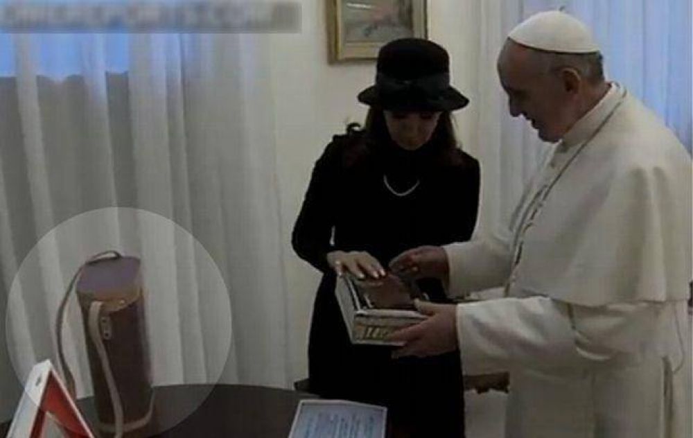 El porta termo que le regalaron al Papa fue hecho en Crdoba