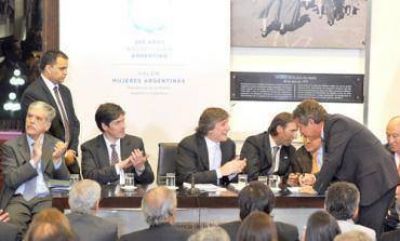 A trav�s de los pr�stamos Prosap realizar�n obras en caminos rurales