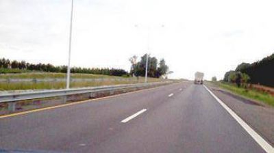 Cuatro accidentes se produjeron en la Autov�a a causa de la lluvia