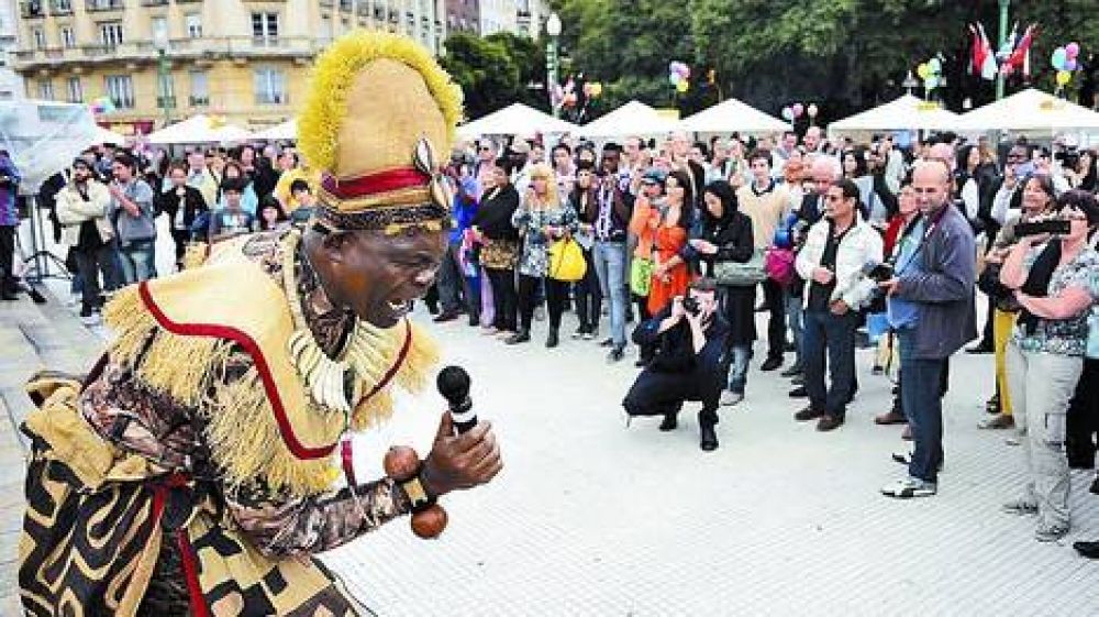 Plaza San Mart�n fue una mezcla de sonidos y sabores con acento franc�s
