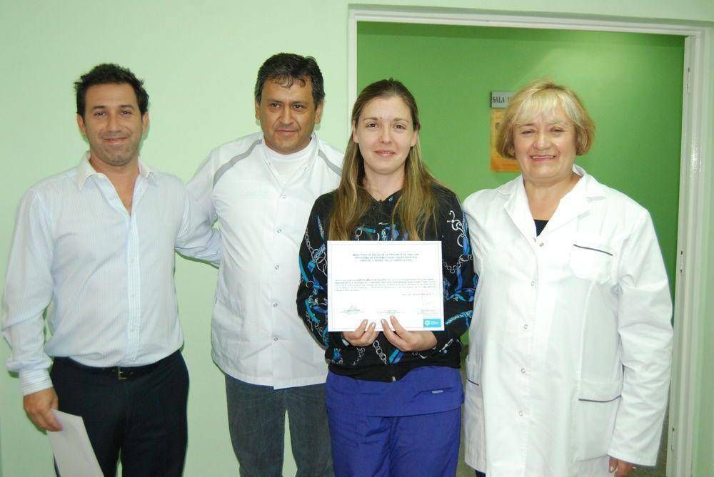 El Ministerio de Salud entreg� certificados a profesionales que asistieron al TAES