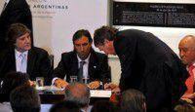 Yauhar anunci� cr�ditos para la actividad sucro-alcoholera de Jujuy