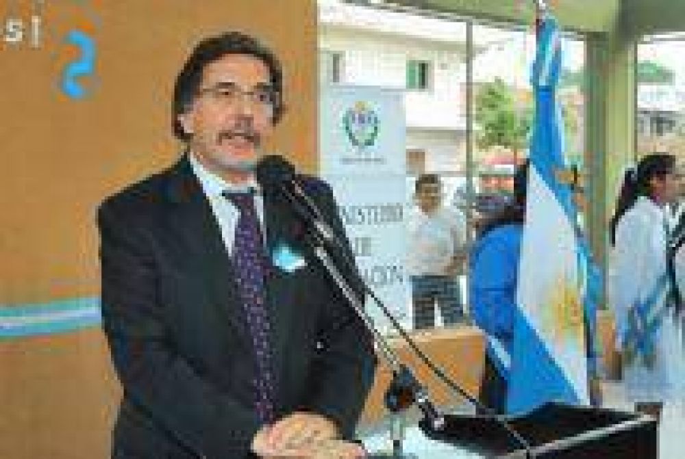 Alberto Sileoni: �Seguimos la l�nea puesta por el Gobernador Urtubey, la l�nea de la reparaci�n hist�rica"
