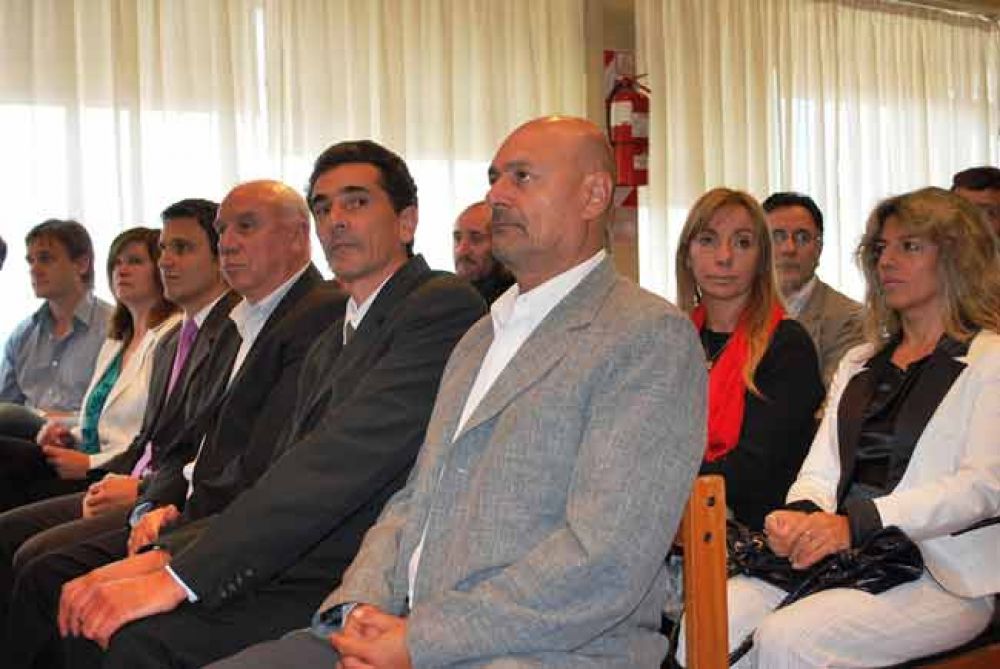 Se firm� ayer el contrato para el inicio del segundo tramo del Acueducto del r�o Colorado