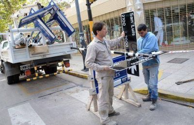 Contin�a la instalaci�n de se�ales de calles