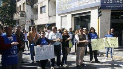 Mientras UPCN generaba un caos en el centro, los jubilados �tomaban� Casa de Gobierno