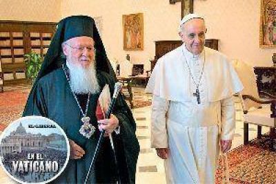 El Papa prometi� "respeto y amistad" a las iglesias y religiones universales