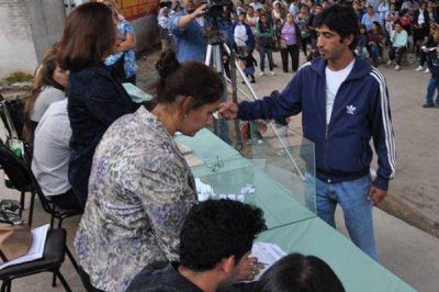 El Gobierno sorte� 100 viviendas en Fr�as