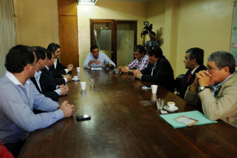 Concejales acordaron una "convivencia en paz" hasta octubre