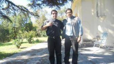 Dos j�venes catamarque�os ser�n ordenados Di�conos