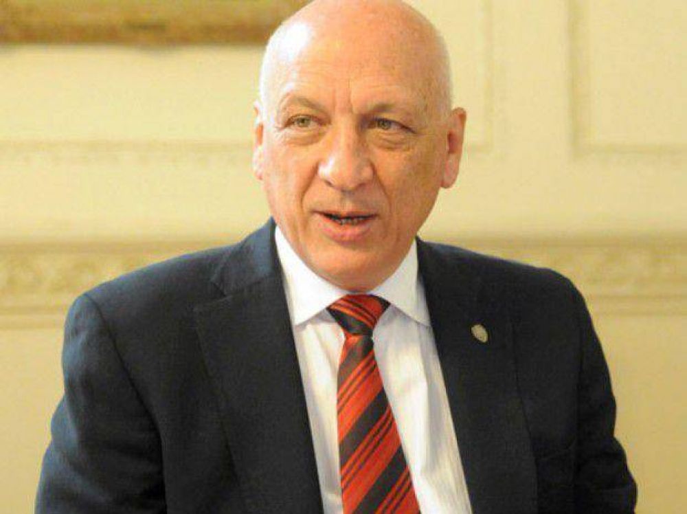 Polic�as de Santa Fe ascender�n por concurso