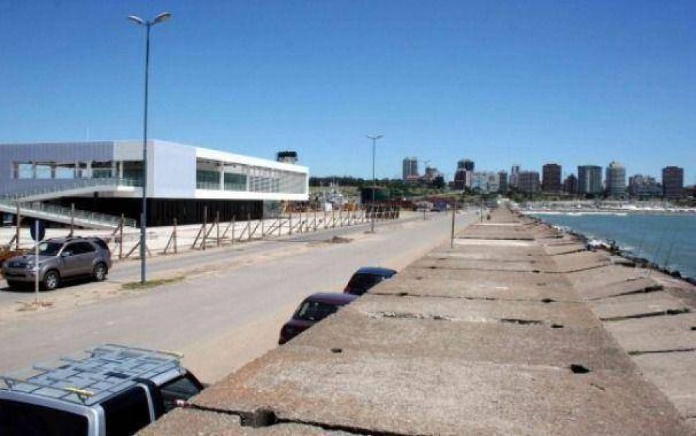 Vigiladores de la terminal de cruceros exigen el pago de sueldos
