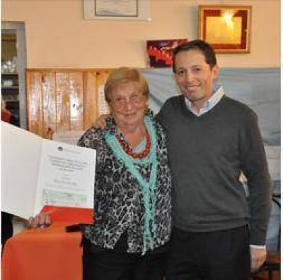 Gray visit� el Centro de Jubilados y Pensionados de Luis Guill�n