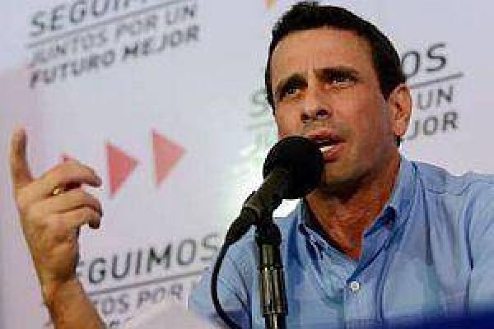 Capriles advierte que preparan una "guerra sucia" en su contra