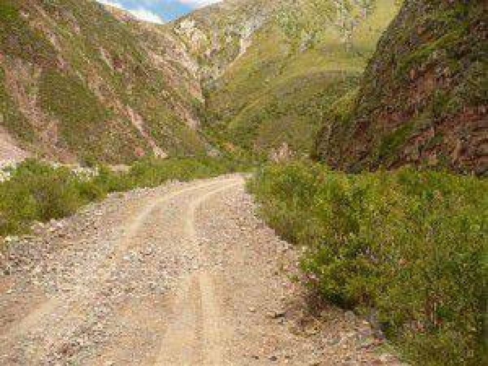 Contin�an los trabajos para la puesta a punto del camino a Punta Corral