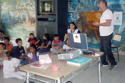 Por primera vez la Cruz Roja de Comodoro viaj� para dar charlas