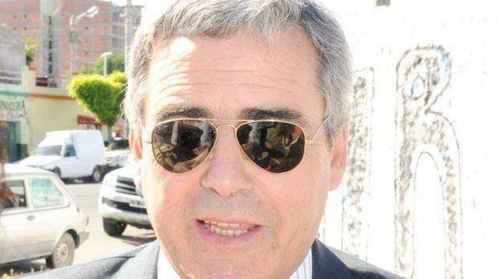 Touri�an recomend� al intendente que viaje m�s seguido a Rawson