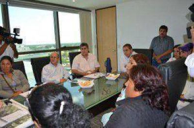 El gobierno reiter� prop�sito de asistir a la comunidad de Ibarreta
