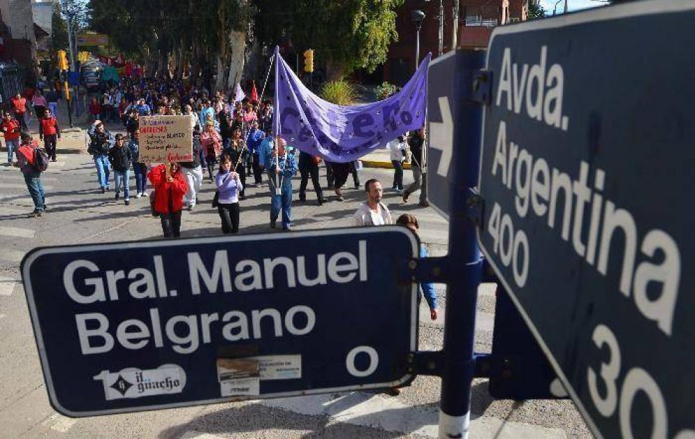 Movilizaci�n de ATEN a Casa de Gobierno con olla popular