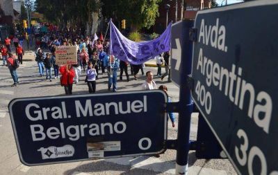 Movilizaci�n de ATEN a Casa de Gobierno con olla popular