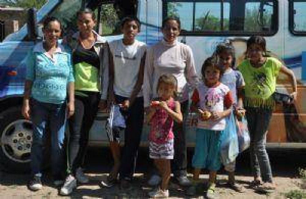Los vecinos reclaman servicios de luz y agua
