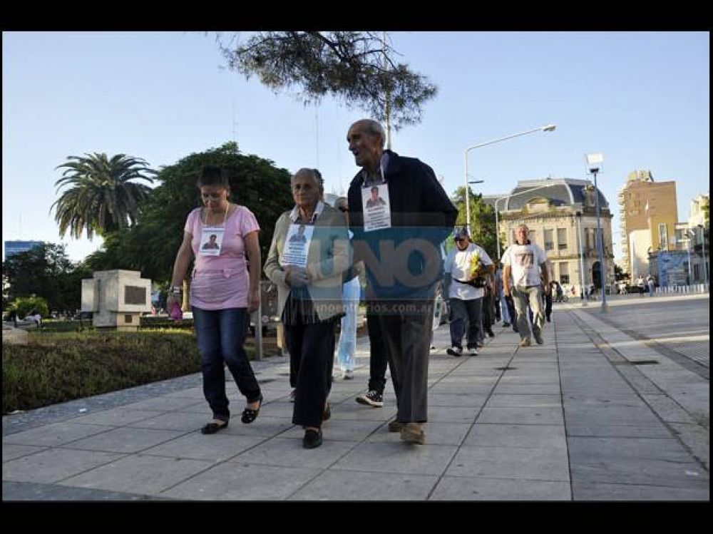 Vidaer realiz� su primer marcha del a�o en la Plaza 1� de Mayo
