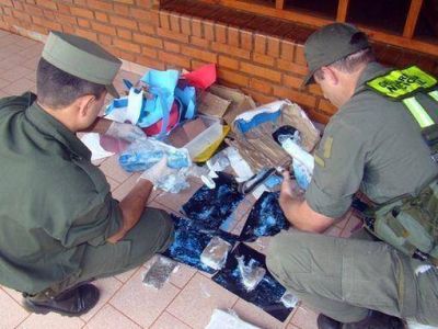 Gendarmer�a detuvo a dos pasajeros con casi un kilo de coca�na y m�s de 7 kilos de marihuana