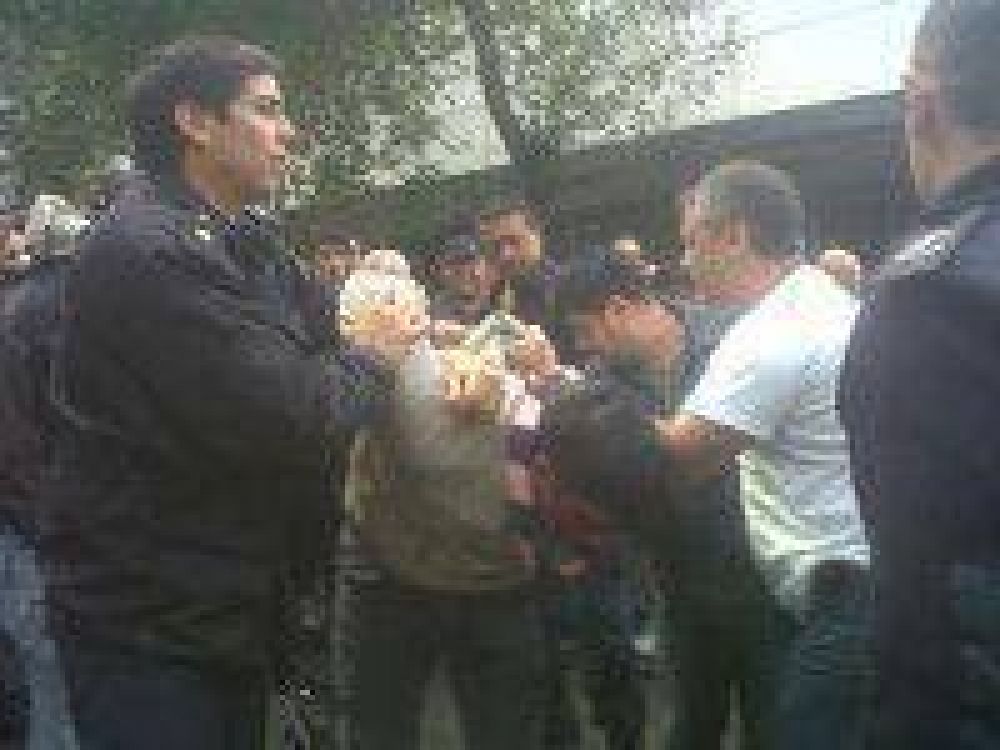 Robo, tiroteo y detenci�n en el centro