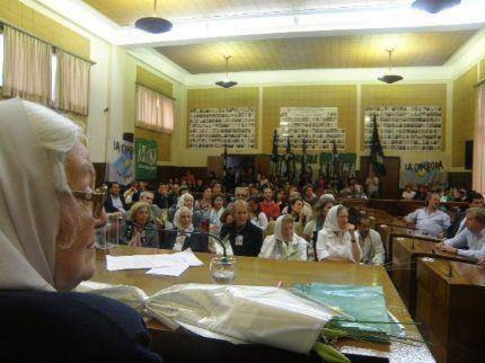 Merecido homenaje del HCD a las �Mujeres en Lucha. Madres y Abuelas de Plaza de Mayo�