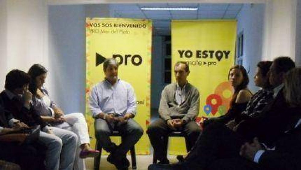 Encuentro de militantes del PRO Mar del Plata en la nueva sede partidaria
