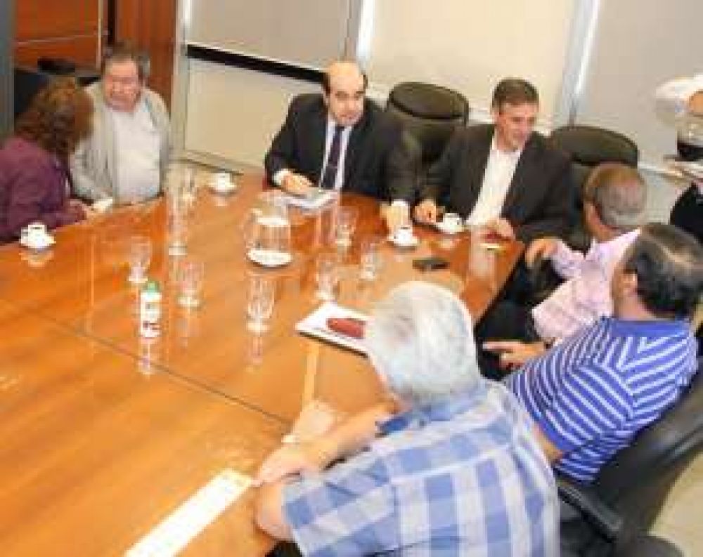 Sueldos: entra a Diputado ley de ayuda a municipios