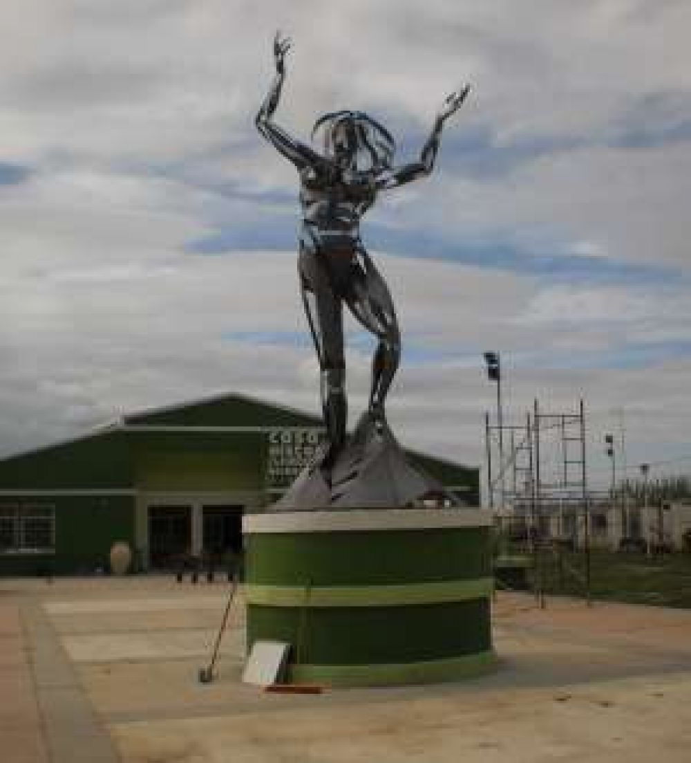 Un montaje de tres horas para una escultura gigante