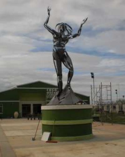Un montaje de tres horas para una escultura gigante
