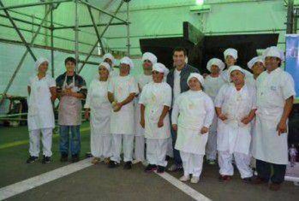 Patricio Hogan recorri� los avances del Huevo de Pascua Gigante de Miramar