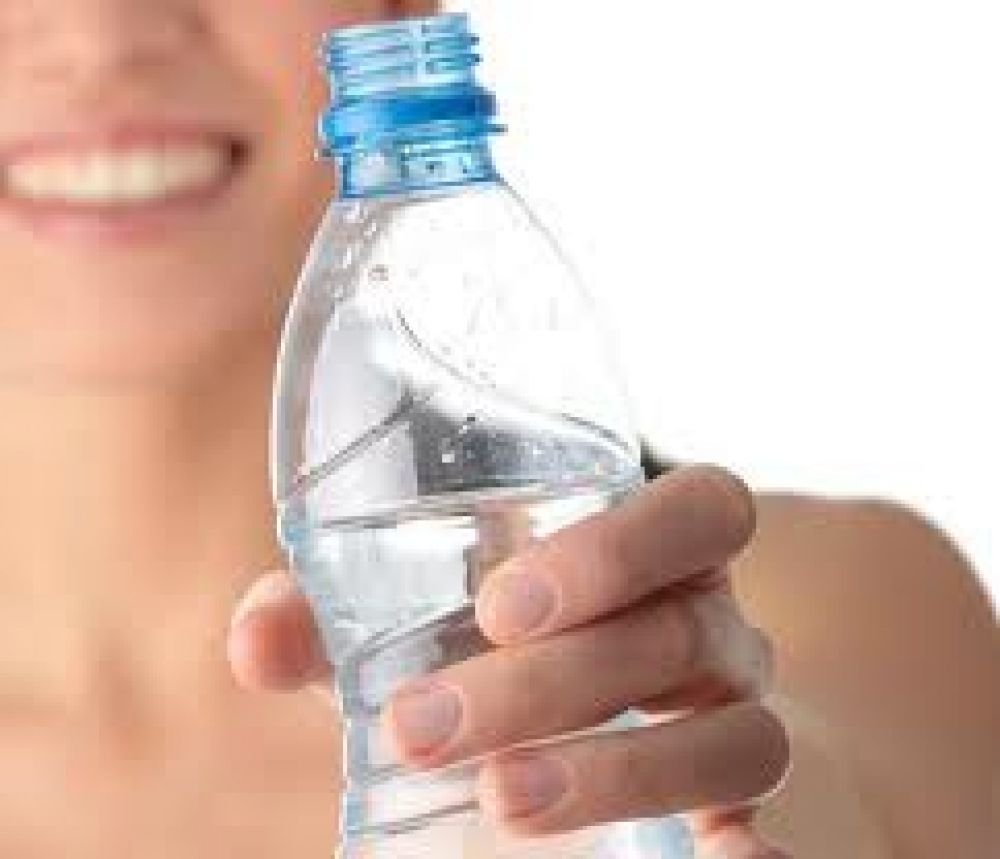 El consumo de agua porte�o supera en 1172% lo recomendado por la OMS