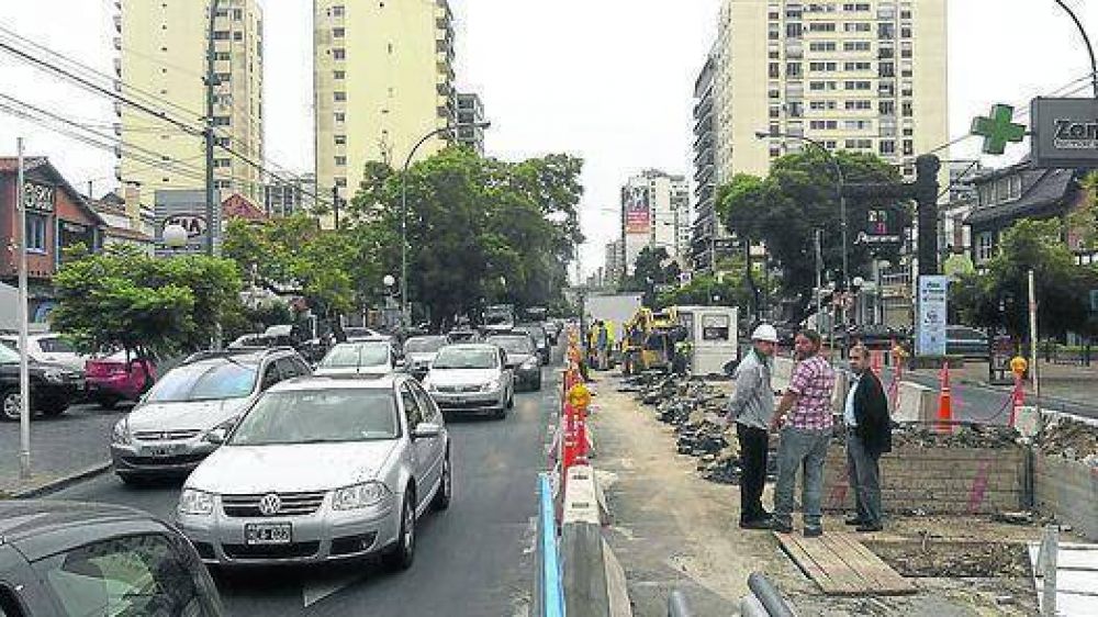 Por una obra, cortan carriles de Libertador