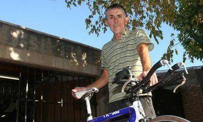 Un trasplantado del coraz�n recorre todas las semanas 300 kil�metros en su bicicleta