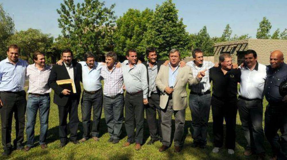Reforma: quieren postular a intendentes