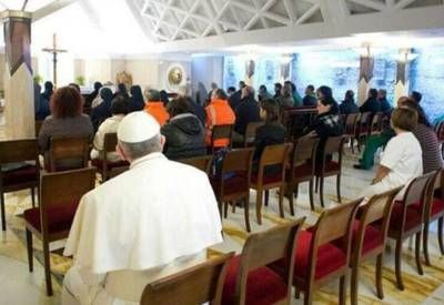 El Papa se muestra como uno m�s entre los fieles