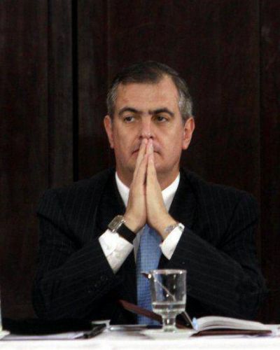 Cierran la causa por el pol�mico curr�culum de Reposo