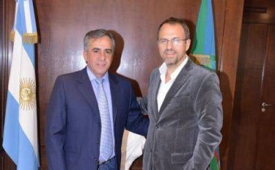 Diego Valenzuela present� su nuevo libro en Malvinas Argentinas