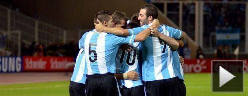 Argentina gole� a Venezuela y se consolida en la punta