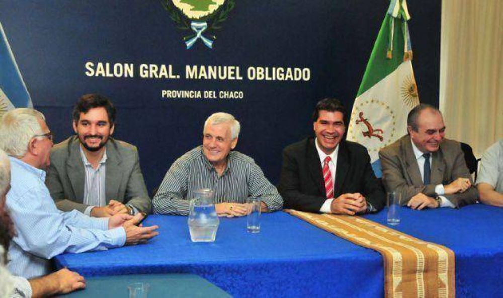 Los gremios estatales impulsan paros porque no pierden empleo, afirma Cal�