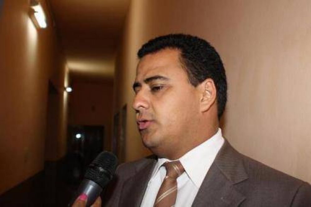 Samaniego destac� obras para paliar d�ficit h�drico 