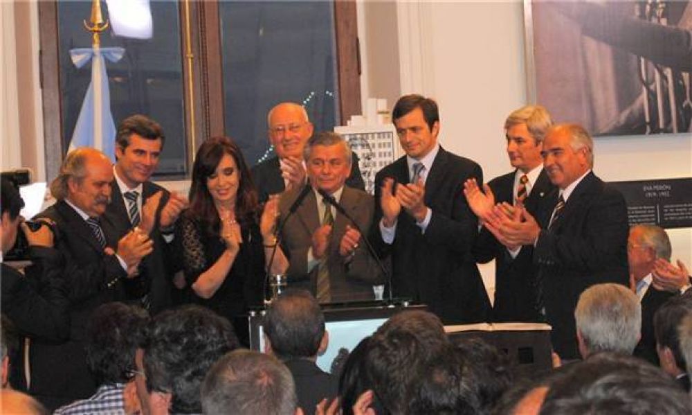 El intendente firm� el convenio con la presidenta