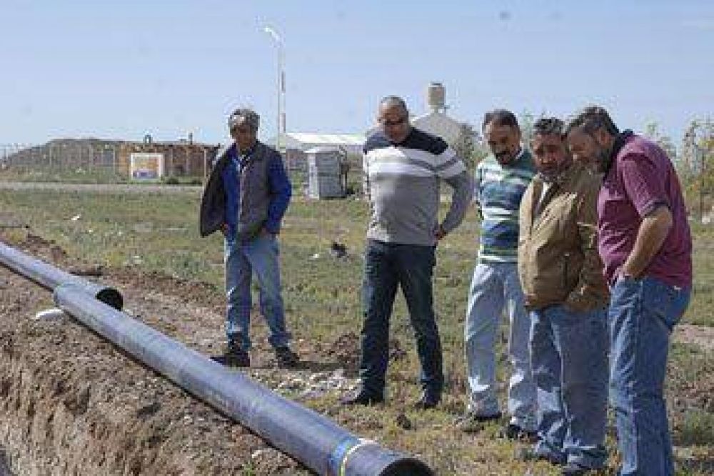 YPF inici� construcci�n de acueducto vinculaci�n