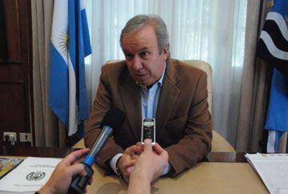 Peralta confirm� obras para varias localidades
