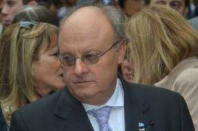 Di Pierro: "Javier Se Hizo La Dentadura Nueva y Boconea Para Mostrarla"