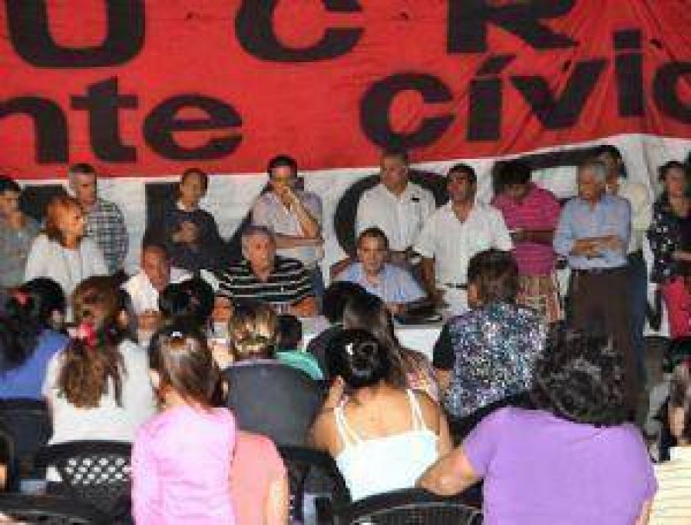Infante escuch� los pedidos de vecinos