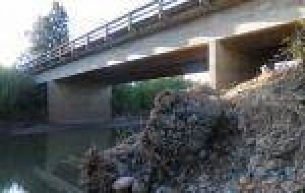 Ambientalistas denuncian el mal estado de las defensas en el r�o Chirimayo